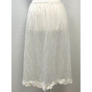 VTG Womens MEDIUM White 22" Half Slip Eyelet Lace Hem Trim Lingerie *Stains*
